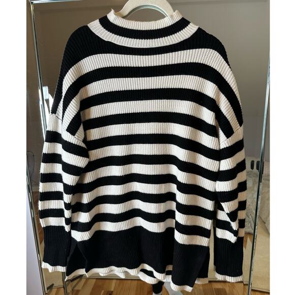 Philosophy: Mock Neck  Black and White Color blocked Stripped Sweater - Picture 3 of 7